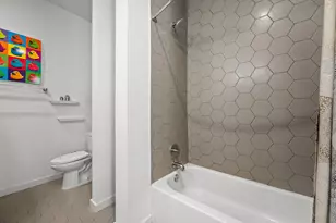800 Embassy Dr, Austin, TX 78702 - Photo 13