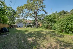 1706 Pennsylvania Ave, Austin, TX 78702 - Photo 31