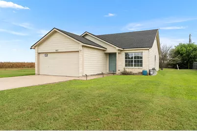 407 E Pietzsch Street, Bartlett, TX 76511 - Photo 1