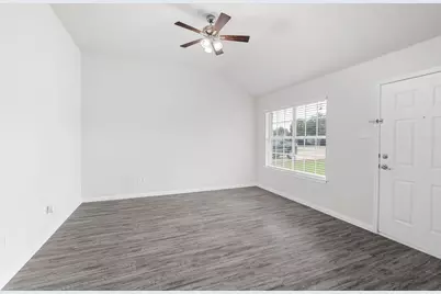 407 E Pietzsch Street, Bartlett, TX 76511 - Photo 5