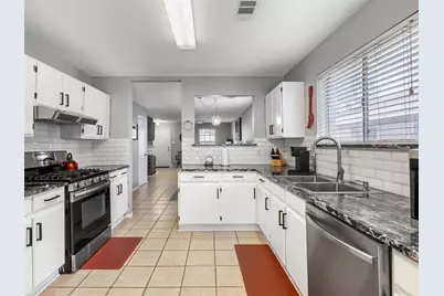 1104 Laurelleaf Drive, Pflugerville, TX 78660 - Photo 13