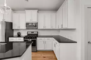 907 Totis Rd, Austin, TX 78748 - Photo 9