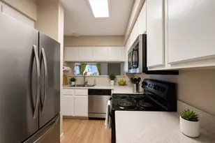 501 W 26th St, Austin, TX 78705 - Photo 5