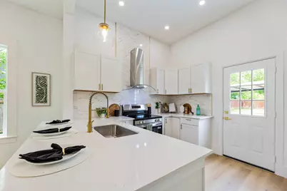 910 W 4th Street, Taylor, TX 76574 - Photo 13