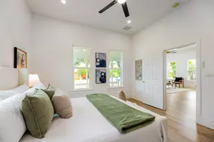 910 W 4th St, Taylor, TX 76574 - Photo 27