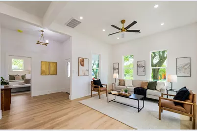 910 W 4th Street, Taylor, TX 76574 - Photo 7