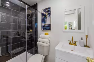 910 W 4th St, Taylor, TX 76574 - Photo 29