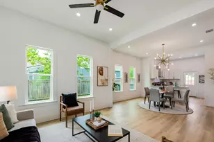 910 W 4th St, Taylor, TX 76574 - Photo 9