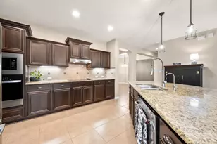 19925 Needle Pine Dr, Round Rock, TX 78664 - Photo 11