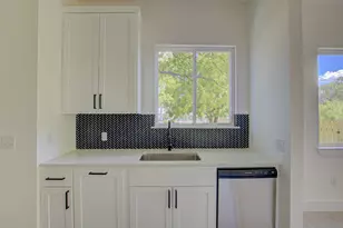 2005 Uphill Ln, Austin, TX 78741 - Photo 13