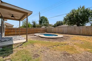 1705 T H Johnson Dr, Taylor, TX 76574 - Photo 31