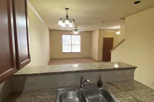2101 Town Centre Dr, Round Rock, TX 78664 - Photo 11