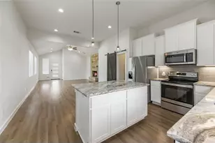 135 Koele Ct, Bastrop, TX 78602 - Photo 11