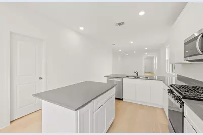 404 Sullivan Way, Elgin, TX 78621 - Photo 11