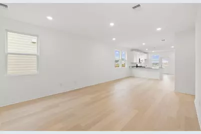 404 Sullivan Way, Elgin, TX 78621 - Photo 5