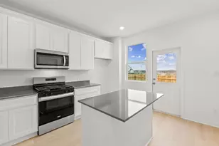 404 Sullivan Way, Elgin, TX 78621 - Photo 9