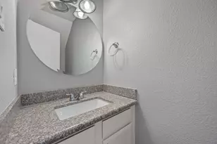 2100 Kenneth Ave, Austin, TX 78741 - Photo 9