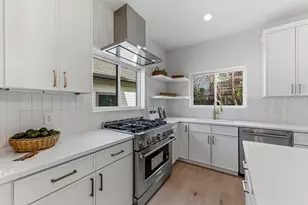 13 Autumn Oaks Dr, Lakeway, TX 78738 - Photo 11