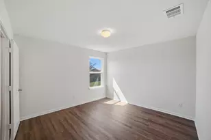 5017 Cressler Ln, Jarrell, TX 76537 - Photo 17