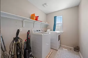 325 Fort William St, Hutto, TX 78634 - Photo 25