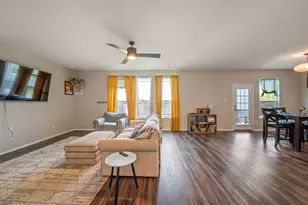 325 Fort William St, Hutto, TX 78634 - Photo 5