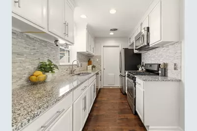8100 Stillwood Lane, Austin, TX 78757 - Photo 15