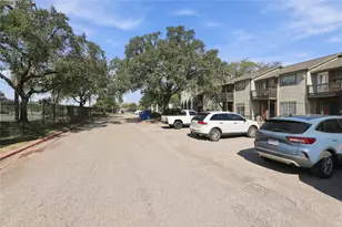 1834 River Crossing Cir, Austin, TX 78741 - Photo 29
