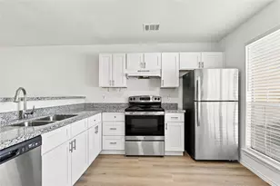 1834 River Crossing Cir, Austin, TX 78741 - Photo 3
