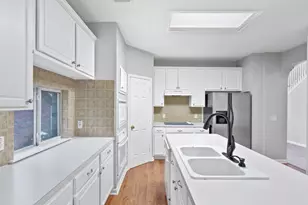 10724 Thoroughbred Dr, Austin, TX 78748 - Photo 11