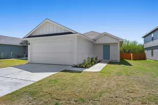 304 Wild Goose Dr, Luling, TX 78648 - Photo 1