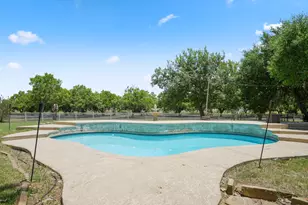 280 Windy Ln, Taylor, TX 76574 - Photo 33