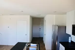 212 Bull Lake Cir, Buda, TX 78610 - Photo 7