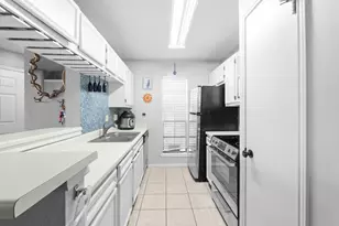 1601 Faro Dr, Austin, TX 78741 - Photo 9