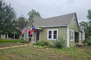 901 N Main St, Elgin, TX 78621 - Photo 1