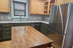901 N Main St, Elgin, TX 78621 - Photo 5