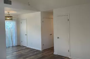 8801 Pineridge Dr, Austin, TX 78729 - Photo 5