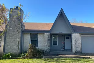 8801 Pineridge Dr, Austin, TX 78729 - Photo 3