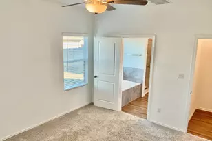 105 Blue Blaze Trl, Georgetown, TX 78628 - Photo 11
