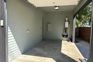 4806 Lott Ave, Austin, TX 78721 - Photo 37