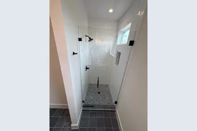 4806 Lott Avenue, Austin, TX 78721 - Photo 23