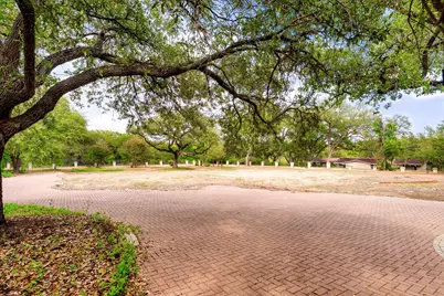 3917 Balcones Drive, Austin, TX 78731 - Photo 7