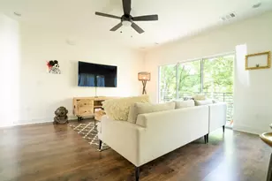1160 Lott Ave, Austin, TX 78721 - Photo 5