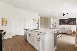 1811 Webberville Rd, Austin, TX 78721 - Photo 3