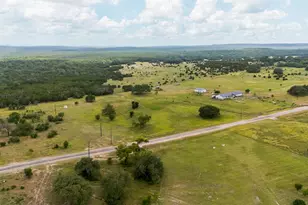 320 S Waterbuck Wy, Lampasas, TX 76550 - Photo 3