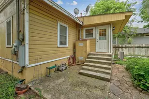 1306 E 2nd St, Austin, TX 78702 - Photo 27