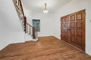 1306 E 2nd St, Austin, TX 78702 - Photo 15
