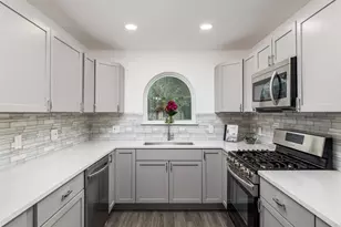 711 Buckingham Pl, Austin, TX 78745 - Photo 9