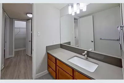 2520 Longview Street #405, Austin, TX 78705 - Photo 3