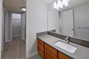 2520 Longview St, Austin, TX 78705 - Photo 3