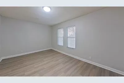 2520 Longview Street #405, Austin, TX 78705 - Photo 9